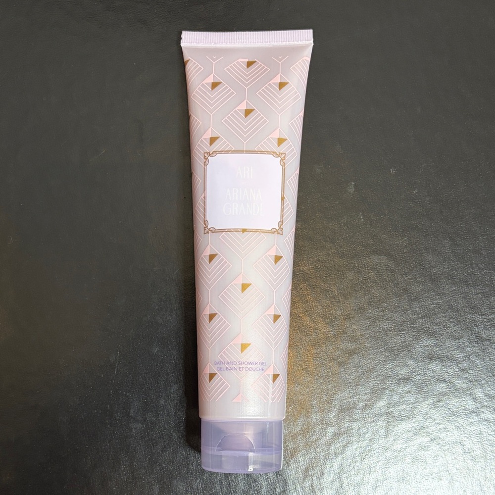 Ari by Ariana Grande Bath and Shower Gel
